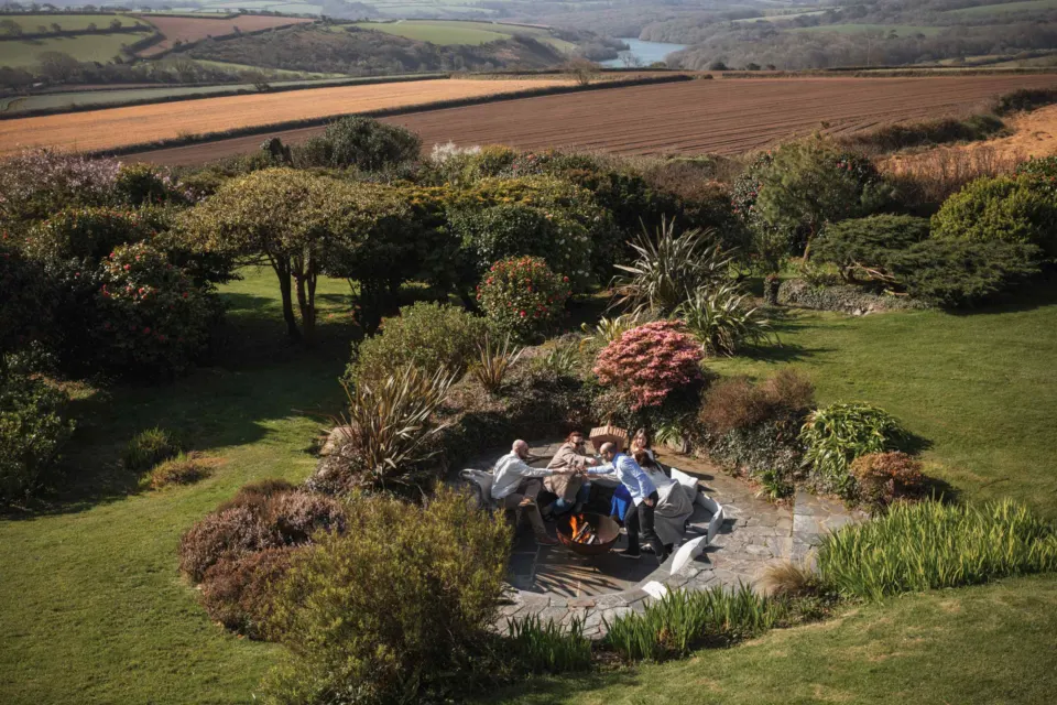 Image collections-large-homes-1780313288 for Family celebrating at Alta, The Helford
