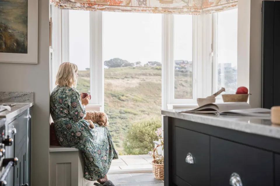 Image collections-romantic-retreats-1780321869 for Lady looking out from her romantic cottage