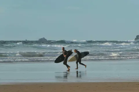 Image collections-romantic-retreats-1780322103 for Couple surfing in north Cornwall
