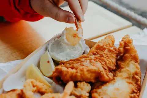 Image destinations-north-cornwall-porth-mawgan-porth-1762792171 for Fish &amp;#039;n chips