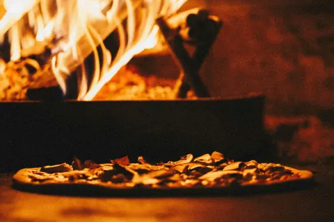 Image destinations-south-cornwall-charlestown-carlyon-bay-1762803393 for Pizza oven