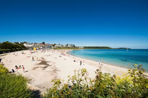Image destinations-south-cornwall-falmouth-flushing-helford-1762803653 for Gyllingvase Beach 