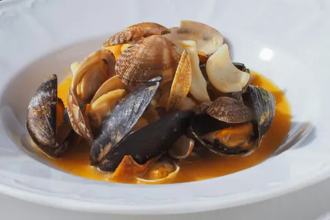 Image destinations-south-cornwall-falmouth-flushing-helford-1762804211 for Places to eat