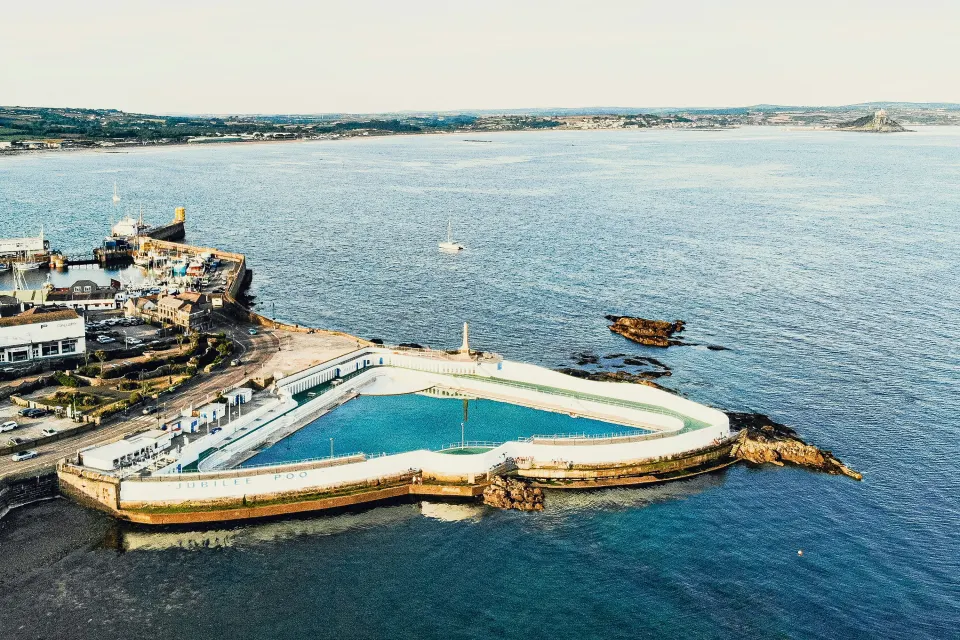 Image destinations-west-cornwall-marazion-penzance-1762773096 for Penzance Jubilee Pool