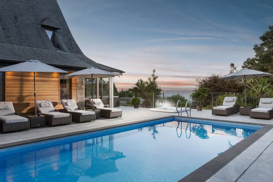 Image extraordinary-gems-1763395643 for Somers Place