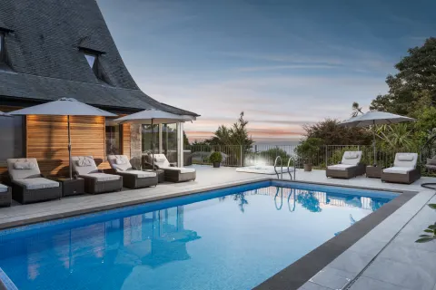 Image luxury-holiday-homes-1762274038 for 