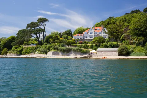 Image luxury-holiday-homes-1762274827 for 