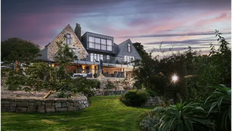 Image luxury-retreat-venues-1762265368 for 