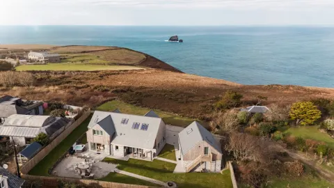 Image luxury-retreat-venues-1762265427 for 