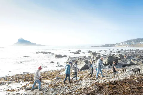 Image november-holidays-cornwall-1788269542 for Family walking in Marazion