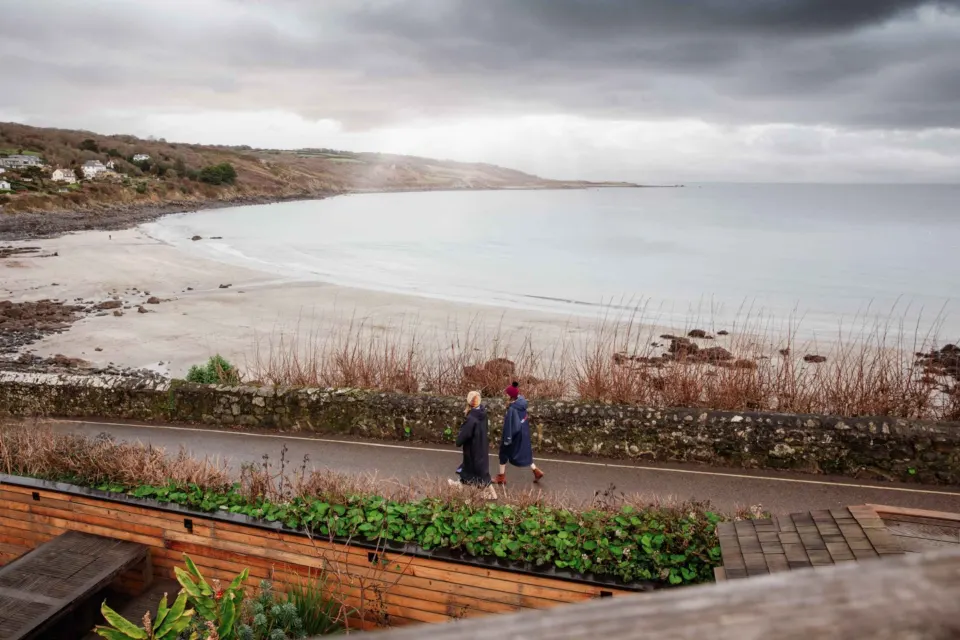 Image november-holidays-cornwall-1788269948 for Friends walking in Coverack