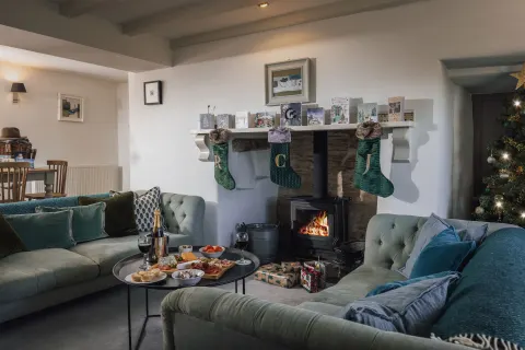 Image offers-seasonal-breaks-1763119290 for