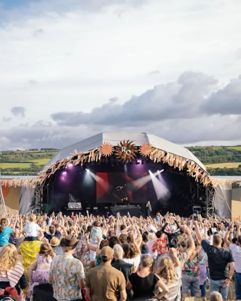 Image summer-festivals-in-cornwall-1781606568 for