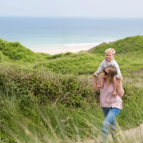 Image the-best-beaches-in-cornwall-for-every-kind-of-beach-day-1791555991 for Family beach holiday in Cornwall