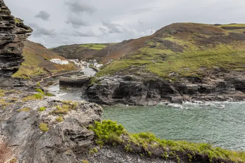 Image the-coastpath-wanderer-top-10-places-to-go-hiking-in-cornwall-1762953570 for 