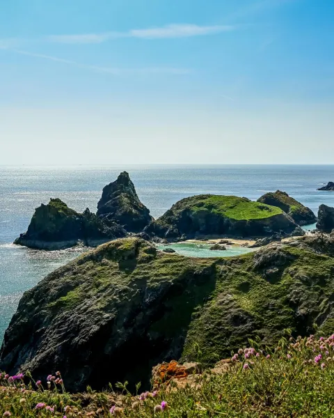 Image the-ultimate-guide-to-coastal-holidays-in-cornwall-1781004568 for