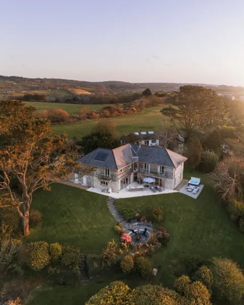 Image what-are-the-benefits-of-travelling-in-the-uk-1772532932 for 