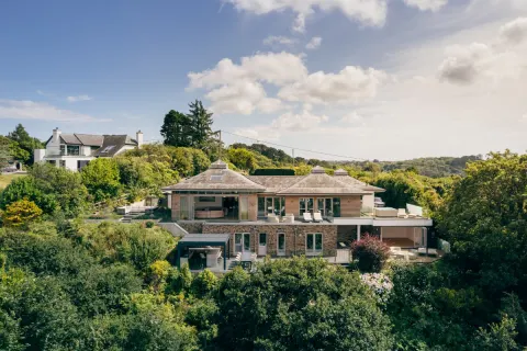 Image wrapped-in-warmth-homes-to-snuggle-into-1763026039 for 