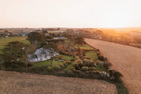 Image wrapped-in-warmth-homes-to-snuggle-into-1763027618 for 