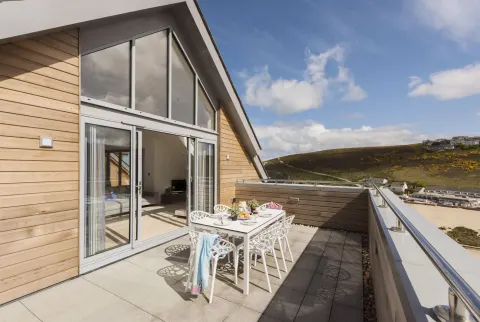 Photo 3 of High Tide