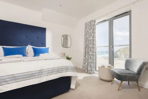 Photo 4 of High Tide