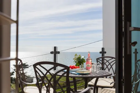 Photo 2 of Kittiwake 2