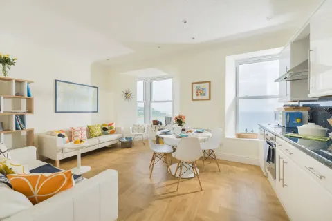 Photo 4 of Llewellan