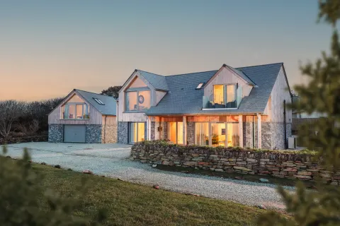 Shangri La (sleeps 12)